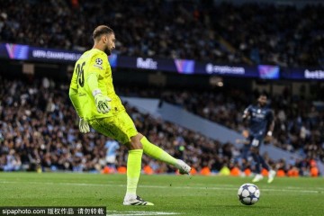 迈尼昂的英雄之夜：3次扑救与零封背后的战术解析与人物故事