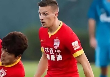 意外！奥尔西奇在欧冠狂轰拜仁，韩鹏亲赴欧洲争取MVP前腰转会鲁能