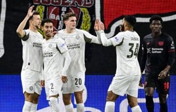 4场3平！，勒沃库森欧冠再平局，尤勒曼遭遇执教困境