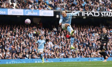 连续11场破门+刷爆英超神迹！哈兰德双响，曼城2-0埃弗顿追平枪手