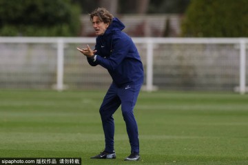 英超球队热刺备战欧冠比赛</title>
        
    <title>英超球队热刺备战欧冠比赛