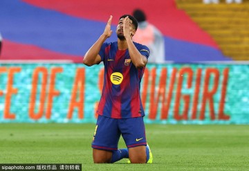 西甲-阿劳霍当中锋读秒绝杀 佩德里破门巴萨2-1赫罗纳