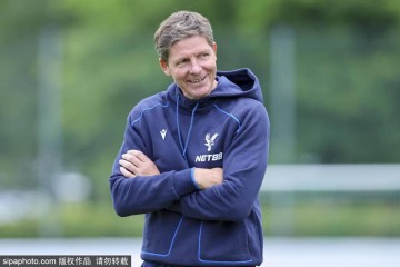 足球友谊赛：美因茨vs水晶宫</title>
        
    <title>足球友谊赛：美因茨vs水晶宫